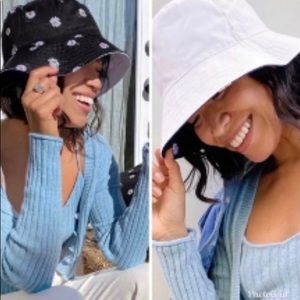 alice + olivia Reversible Bucket Hat Daisy print one side/solid white other side